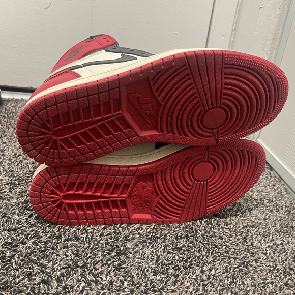 Jordan 1 Bred Toe Size 5.5Y - Picture 4 of 5